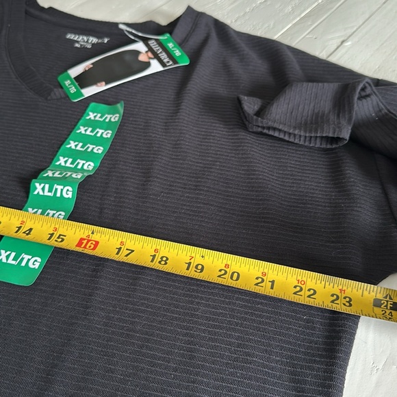 Ellen Tracy size XL ribbed, black, long sleeve V-neck shirt NWT slits I. Side - Picture 11 of 11
